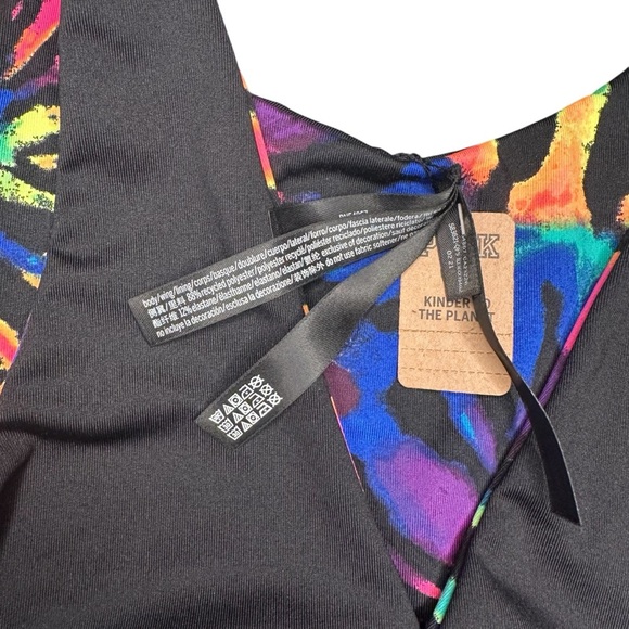 Victoria’s Secret PINK Active 4-Way Reversible Sports Bra – NWT – Size Medium - Picture 6 of 7